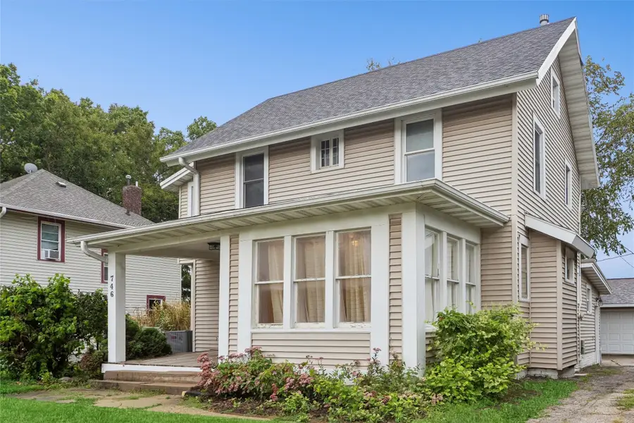 746 31st Street, Des Moines, IA 50312 - #2