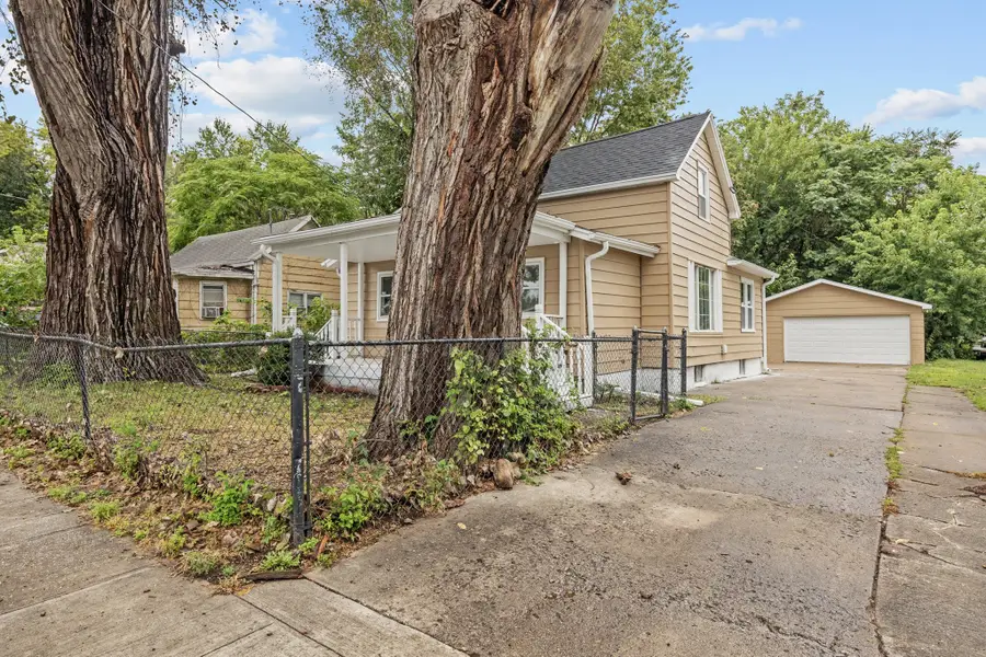 2811 1st Street, Des Moines, IA 50313 - #2