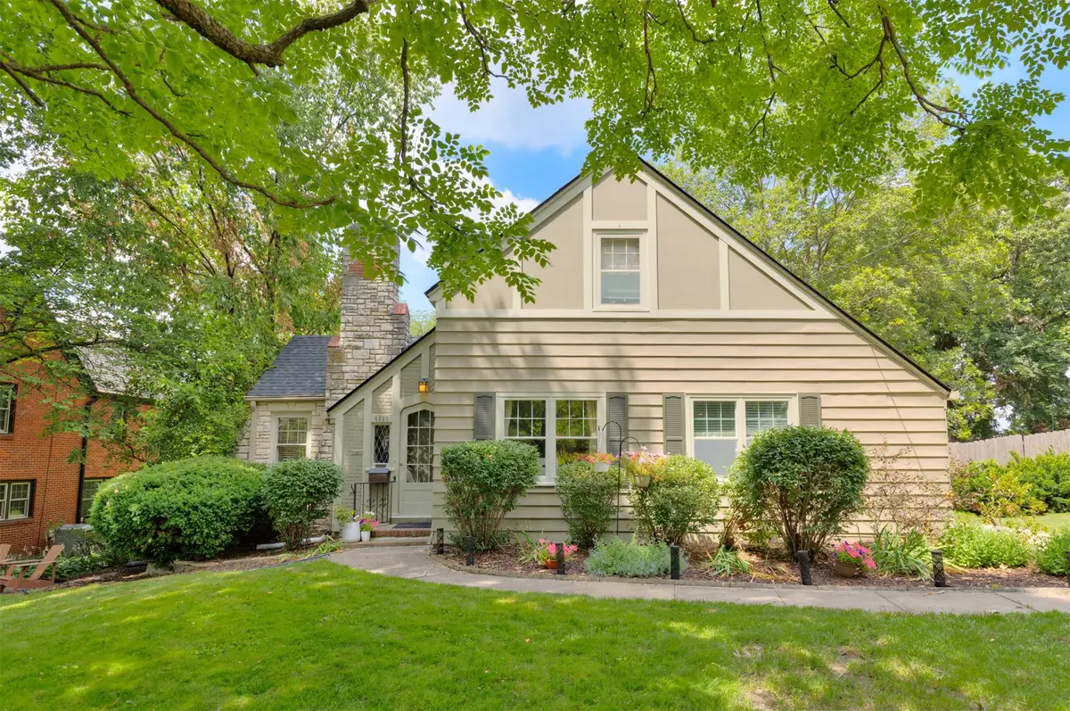 5621 Harwood Drive, Des Moines, IA 50312 - #1