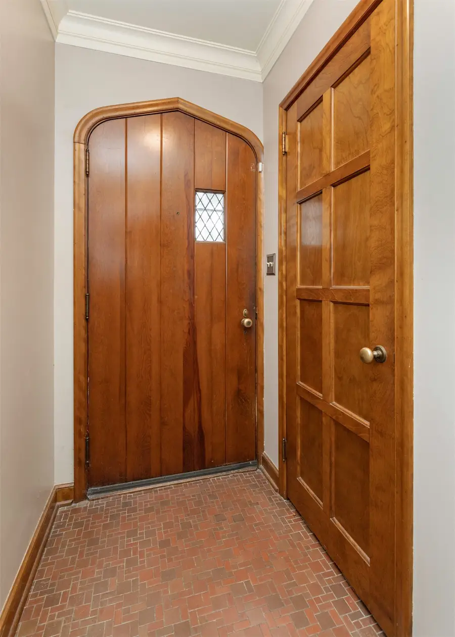 5621 Harwood Drive, Des Moines, IA 50312 - #3