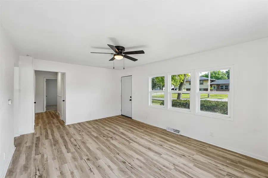 2928 E 40th Street, Des Moines, IA 50317 - #2