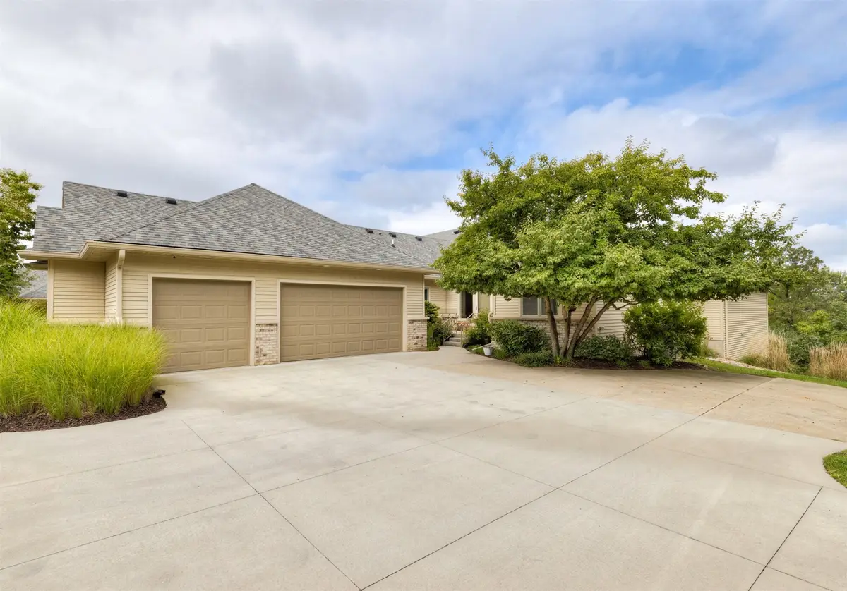 2833 SW 30th Street, Des Moines, IA 50321 - #1