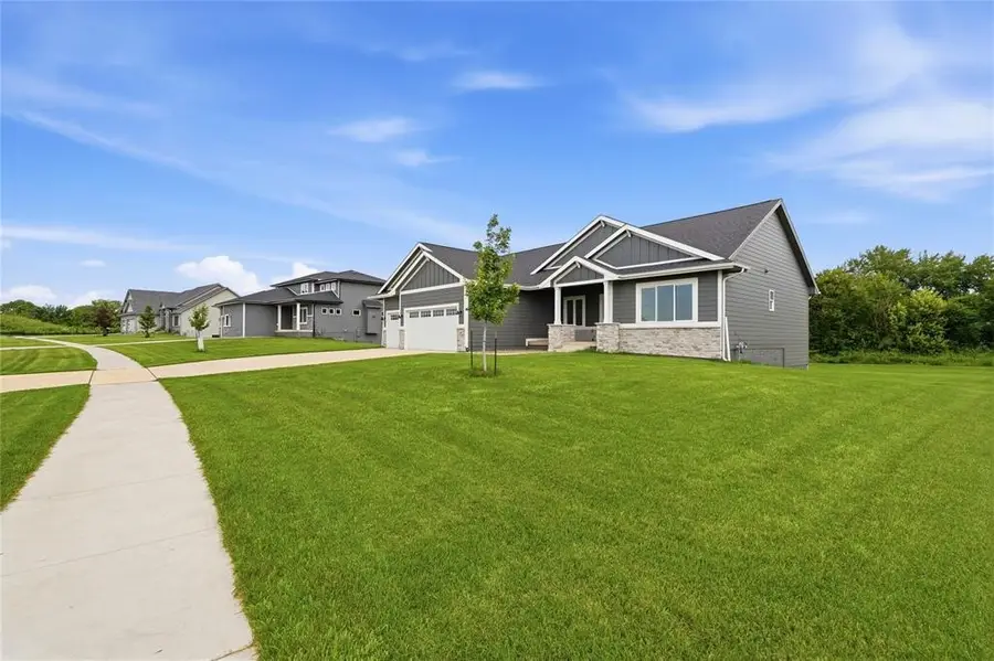 475 SE Walnut Woods Drive, West Des Moines, IA 50265 - #2