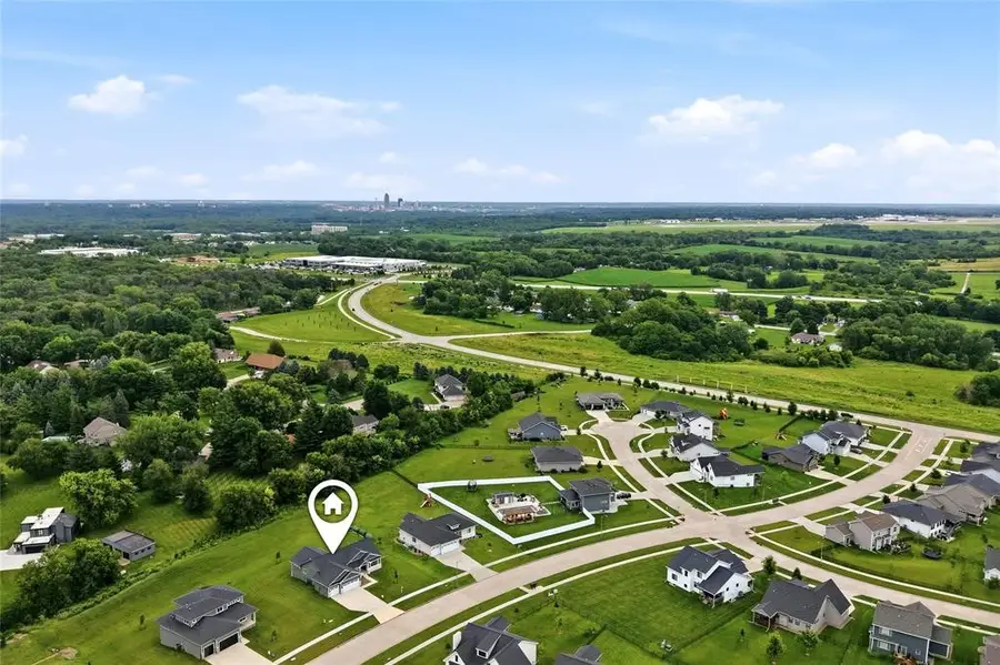 475 SE Walnut Woods Drive, West Des Moines, IA 50265 - #3