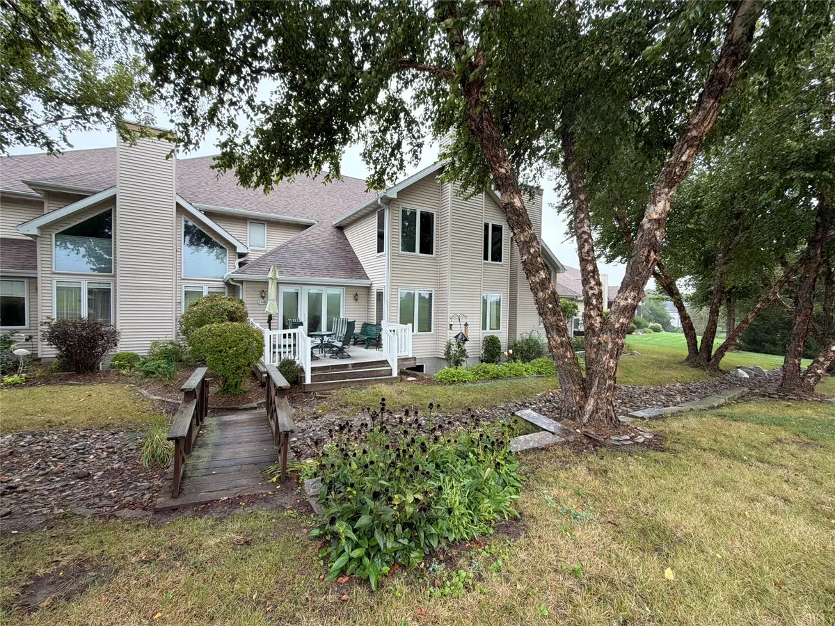 616 Bos Landen Drive #B, Pella, IA 50219 - #1