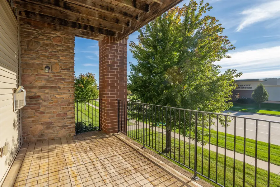 6350 Coachlight Drive #2201, West Des Moines, IA 50266 - #3