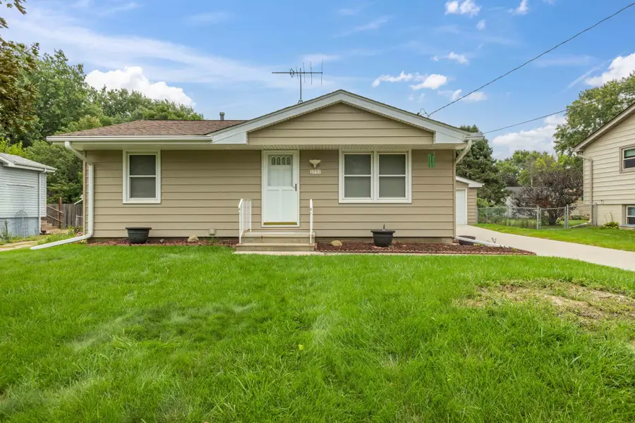 3717 SE 11th Street, Des Moines, IA 50315 - #2
