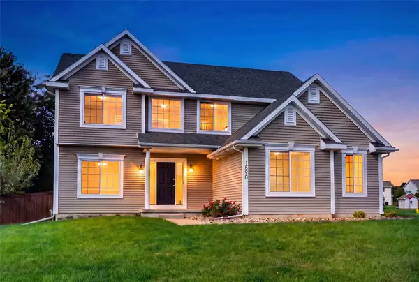 1598 Nine Iron Drive, West Des Moines, IA 50266