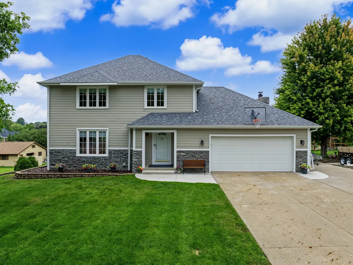 818 SE Walnut Ridge Drive, Waukee, IA 50263 - #1