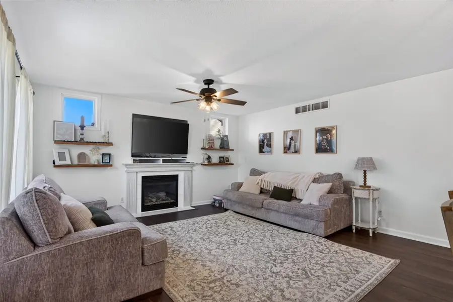 240 SE Dorr Court, Pleasant Hill, IA 50327 - #3