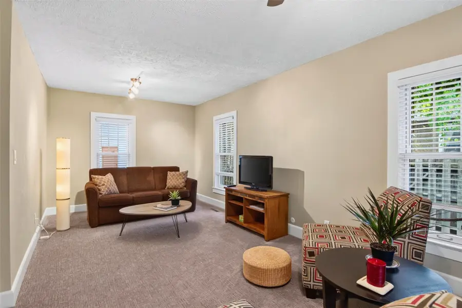 225 S Hazel Avenue, Ames, IA 50010 - #3