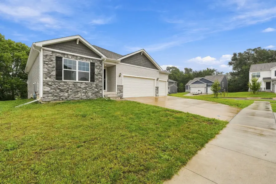 5082 Grandview Avenue, Des Moines, IA 50317 - #2