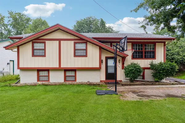 8698 Franklin Avenue, Clive, IA 50325
