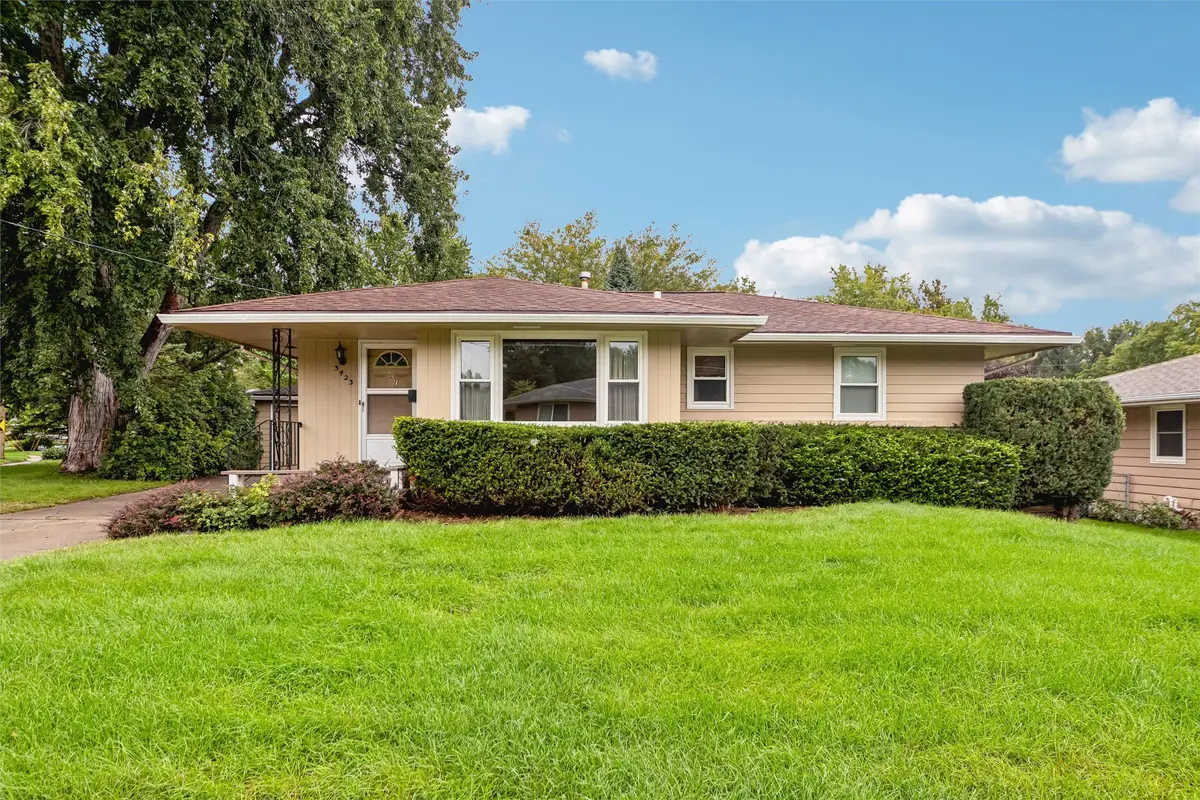 3423 Brinkwood Road, Des Moines, IA 50310 - #1