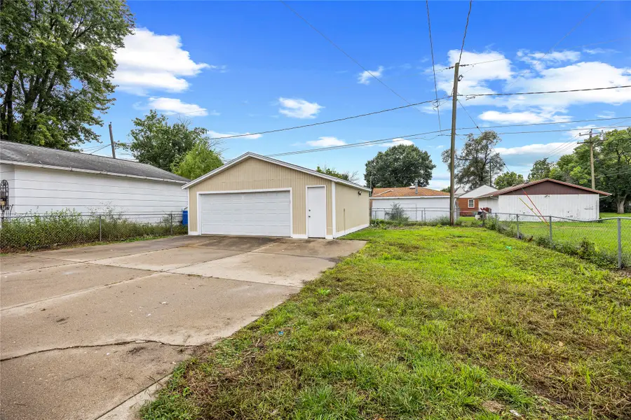 2905 E Walnut Street, Des Moines, IA 50317 - #3