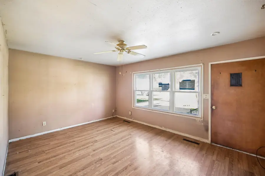 2227 E 23rd Street, Des Moines, IA 50317 - #3