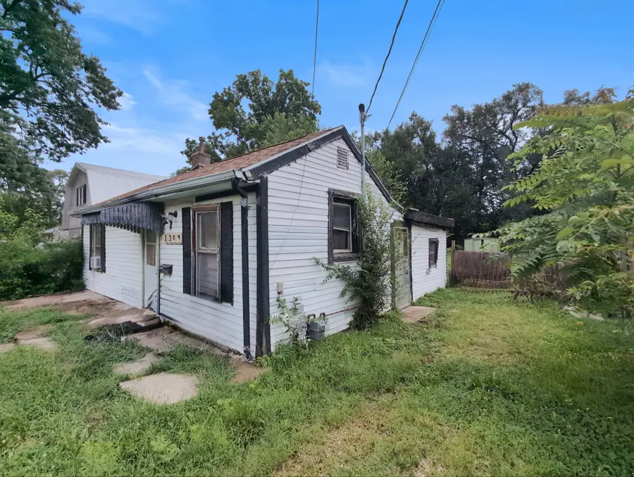 1309 E 26th Street, Des Moines, IA 50317 - #3