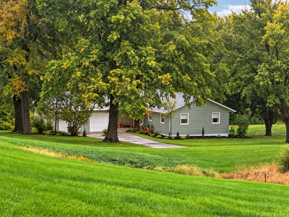 215 Sheriff Avenue, Oskaloosa, IA 52577 - #1