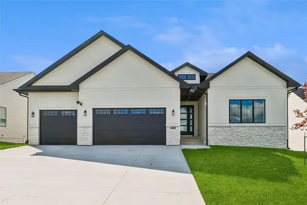 3810 Fieldstone Drive, Waukee, IA 50263