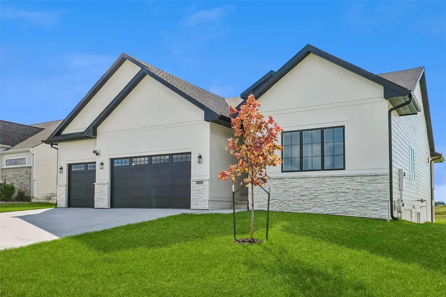 3810 Fieldstone Drive, Waukee, IA 50263 - #2