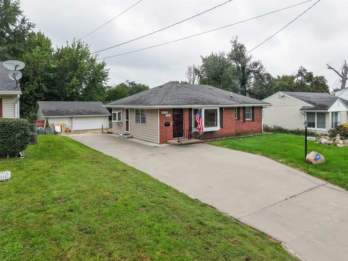 1602 Milton Avenue, Des Moines, IA 50316 - #1