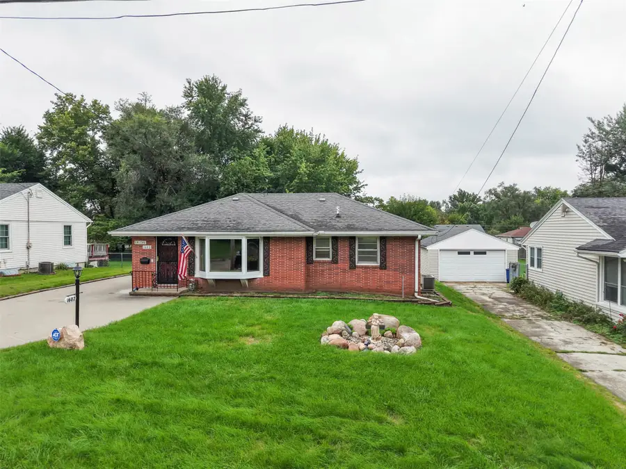 1602 Milton Avenue, Des Moines, IA 50316 - #2