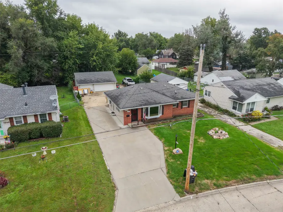 1602 Milton Avenue, Des Moines, IA 50316 - #3