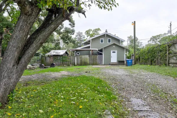 1610 E 8th Street, Des Moines, IA 50316