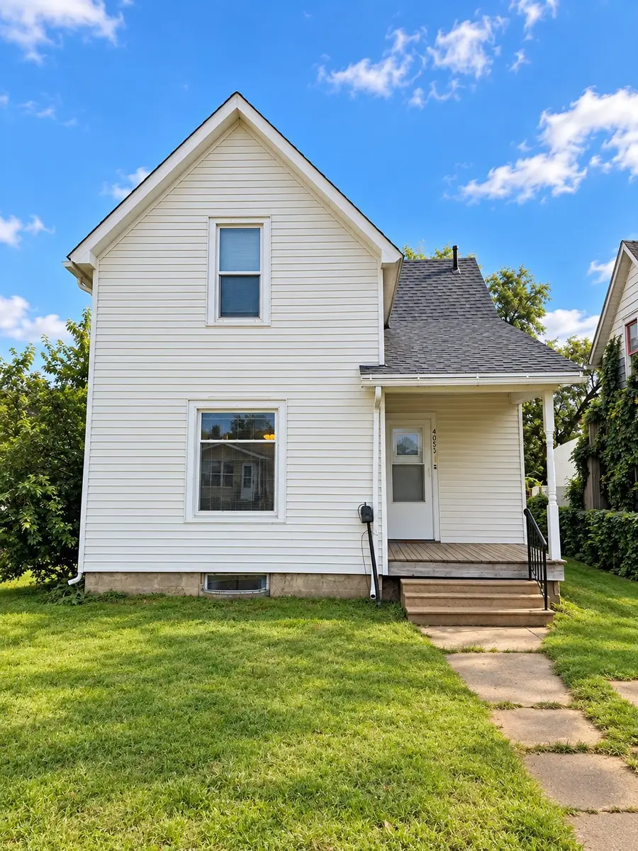 405 1/2 N 3rd Avenue, Marshalltown, IA 50158 - #2