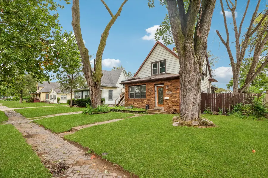 2814 E Walnut Street, Des Moines, IA 50317 - #2