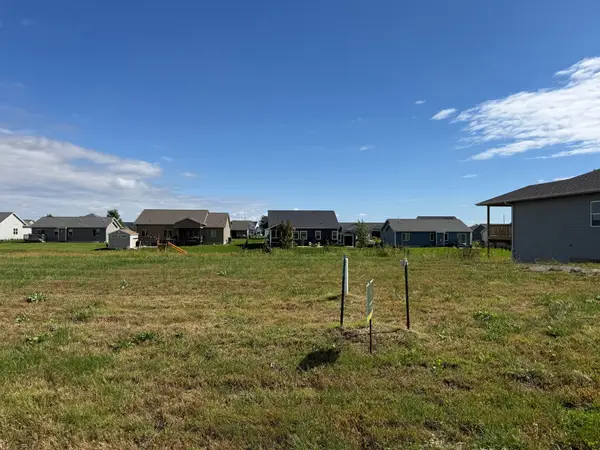 952 Wild Oak Drive, Huxley, IA 50124