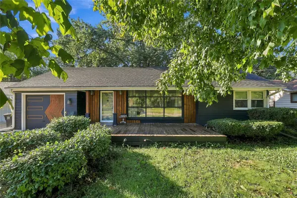 1702 Elder Lane, Des Moines, IA 50315