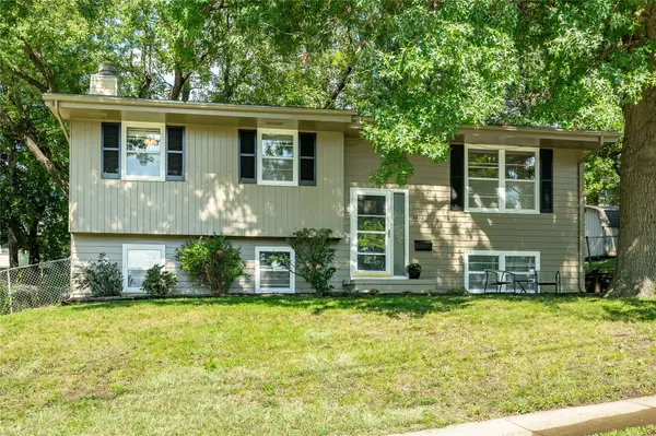 2422 Richmond Avenue, Des Moines, IA 50317