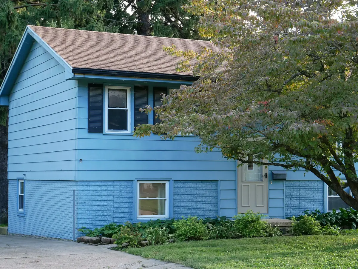 1132 Emma Avenue, Des Moines, IA 50315 - #1