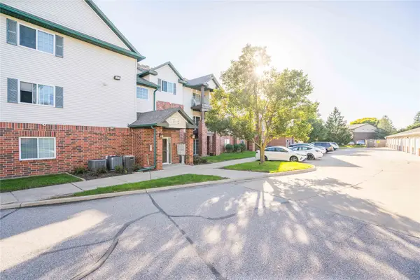 105 NW 8th Street #301, Grimes, IA 50111