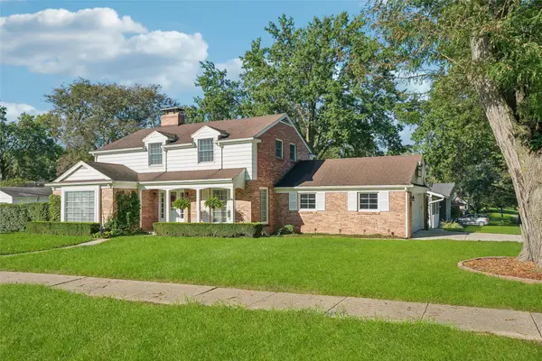 107 N H Street, Indianola, IA 50125