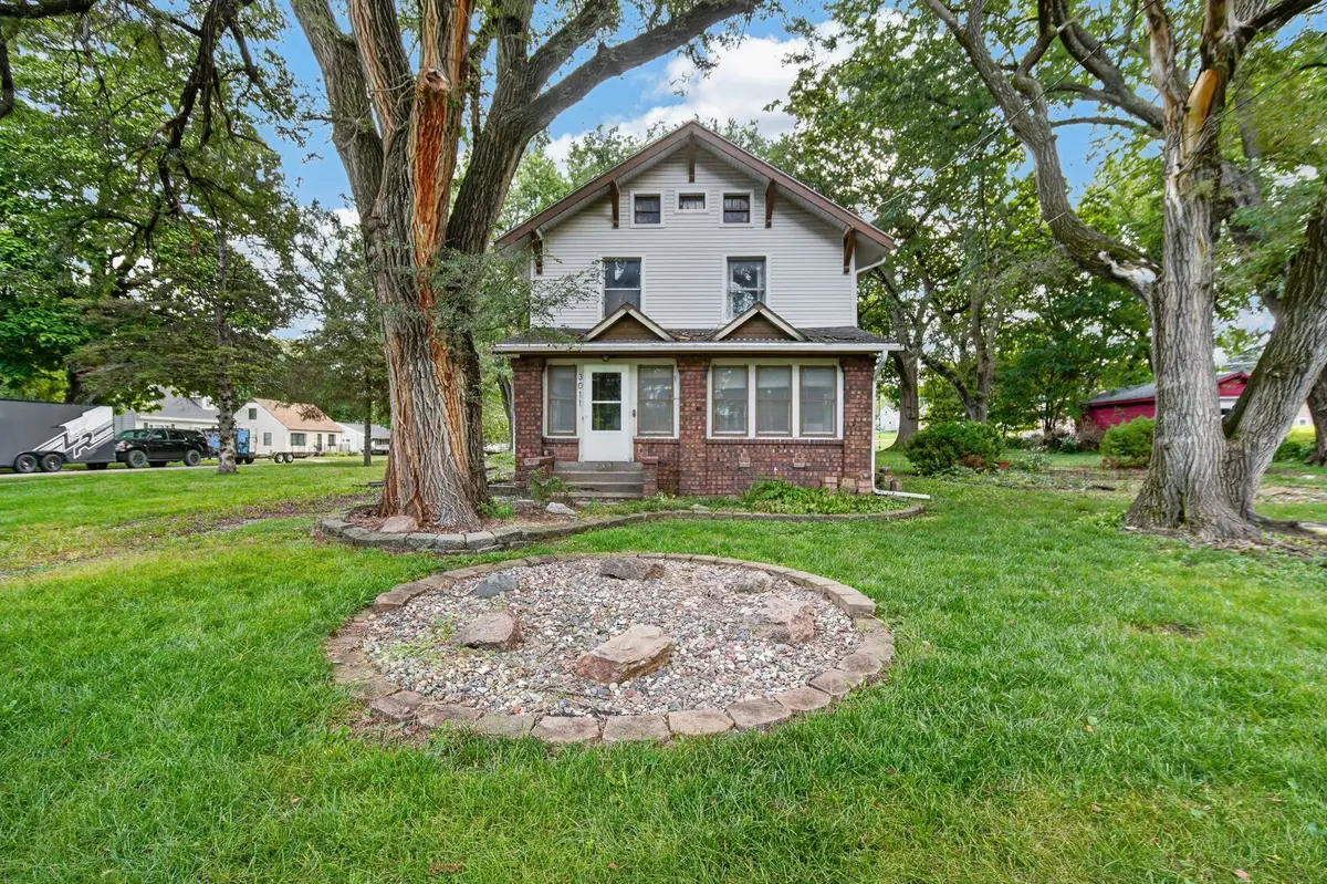 3011 64th Street, Urbandale, IA 50322 - #1