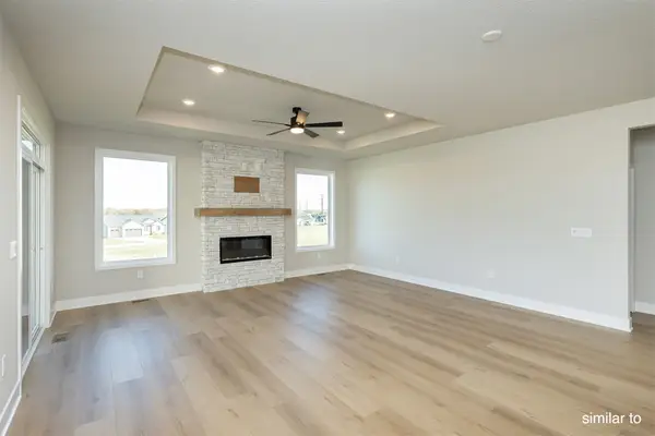 8212 Mahon Court, Johnston, IA 50131