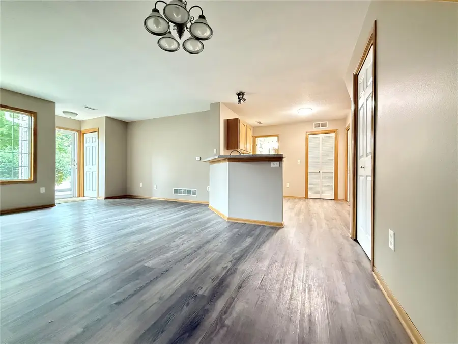 3799 Village Run Drive #903, Des Moines, IA 50317 - #3