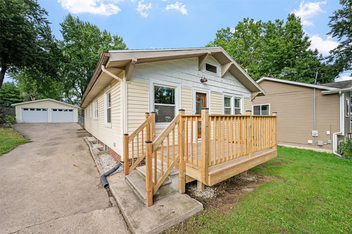 3316 E Shawnee Avenue, Des Moines, IA 50317 - #1
