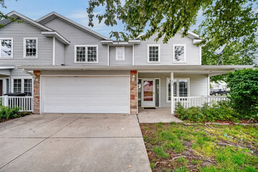 2100 Meadow Chase Lane #206, Des Moines, IA 50320 - #2
