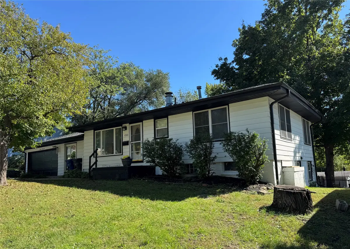 1322 Oak Park Avenue, Des Moines, IA 50313 - #1