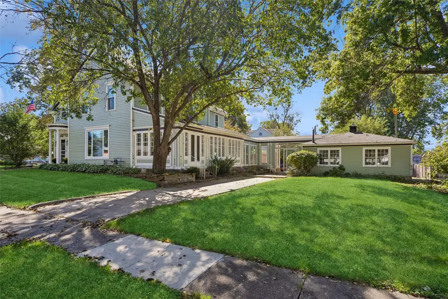 402 W Montgomery Street, Knoxville, IA 50138 - #2