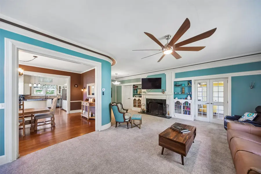 402 W Montgomery Street, Knoxville, IA 50138 - #3
