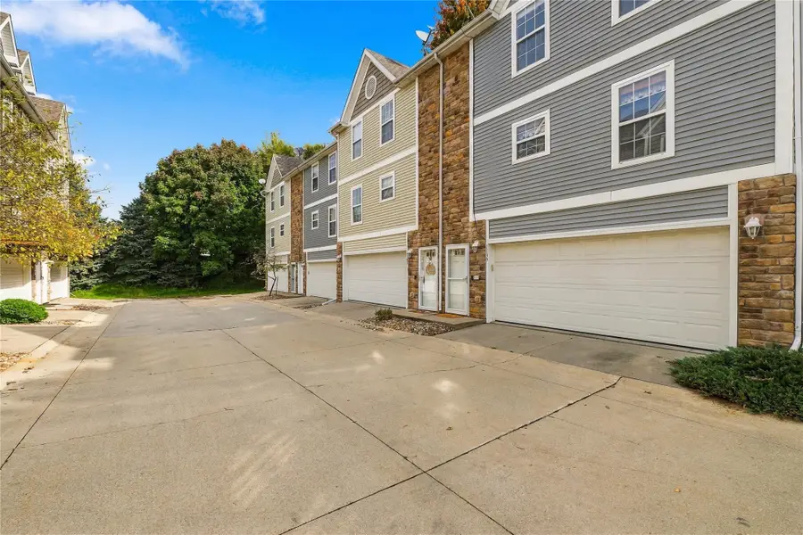 1139 Redstone Lane, Pleasant Hill, IA 50327 - #2
