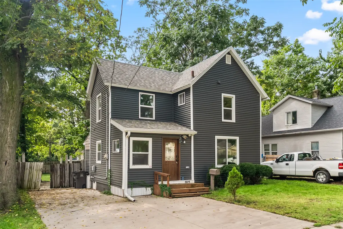 1923 Capitol Avenue, Des Moines, IA 50316 - #1