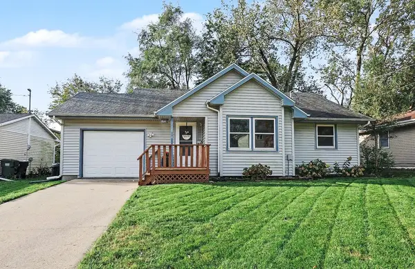 910 Gordon Drive, Knoxville, IA 50138