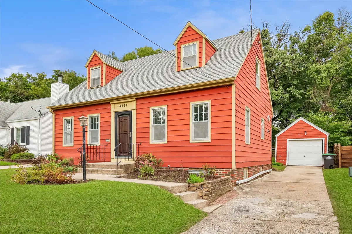 4227 Northwest Drive, Des Moines, IA 50310 - #1