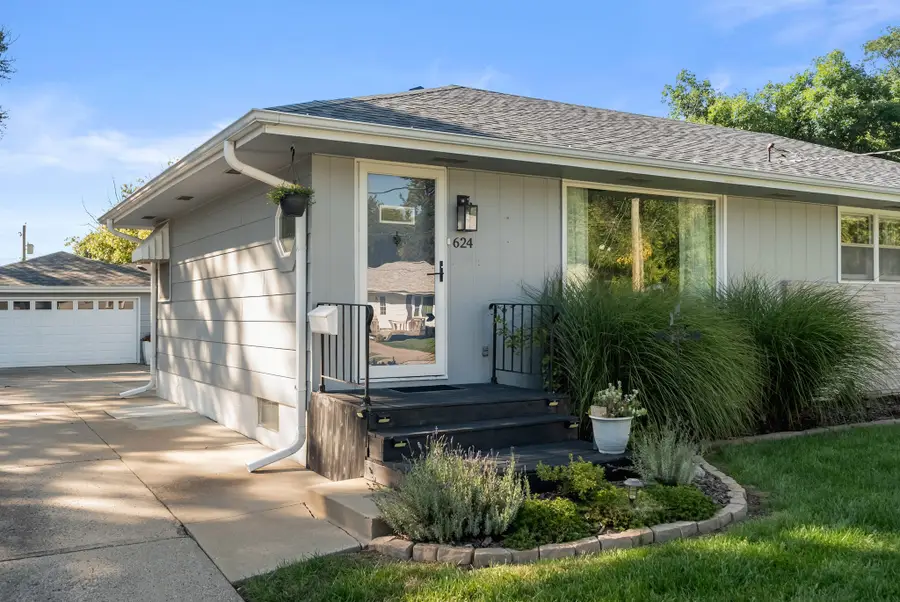 624 21st Street, West Des Moines, IA 50265 - #3