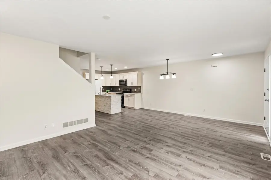 5819 S Glenstone Court, Johnston, IA 50131 - #3